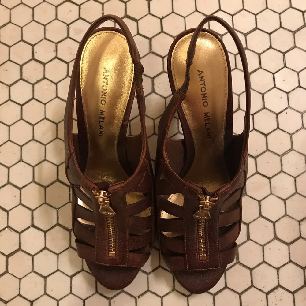 ✨ NEW! NEVER WORN Antonio Melani Sandals ✨ - Picture 5 of 5
